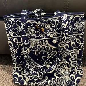 NWT Vera Bradley tote in Twirly Birds Navy